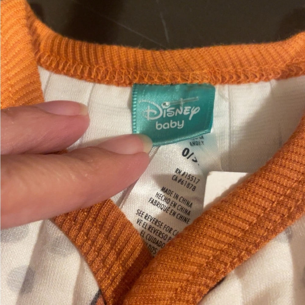 Brand new 0-3 months Disney Baby Tigger Footie Jammie’s - Orange and White - Picture 4 of 5